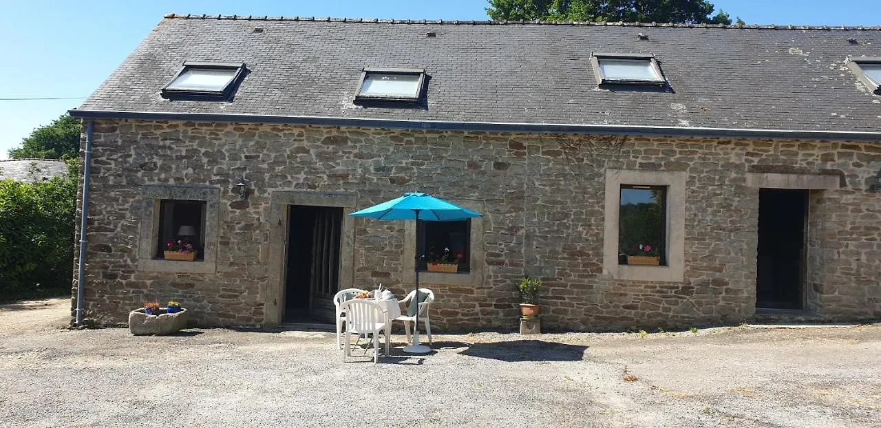 Gîte de la Jumenterie des Crinières Blanches 1 Roudouallec Séjour à la ferme